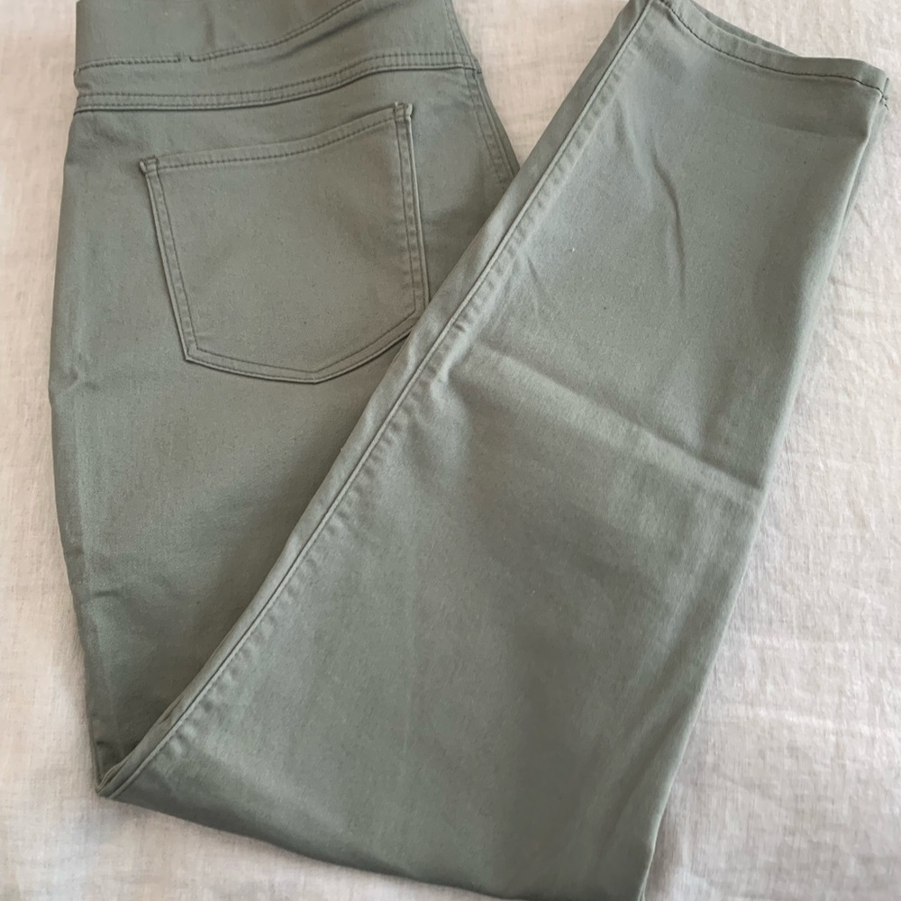LUCY pull-on Jeans